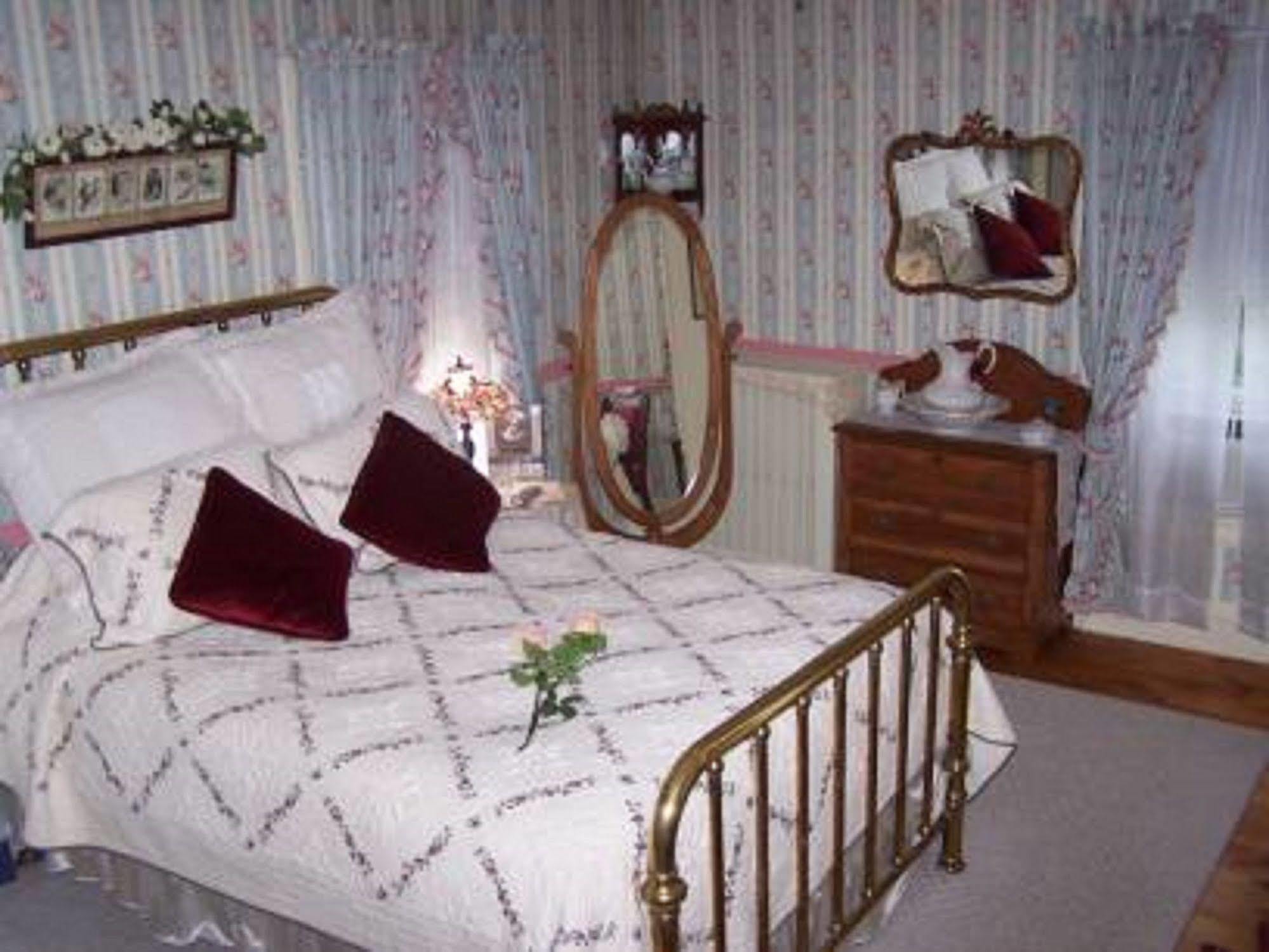 Bellinger Rose Bed & Breakfast Herkimer Szoba fotó